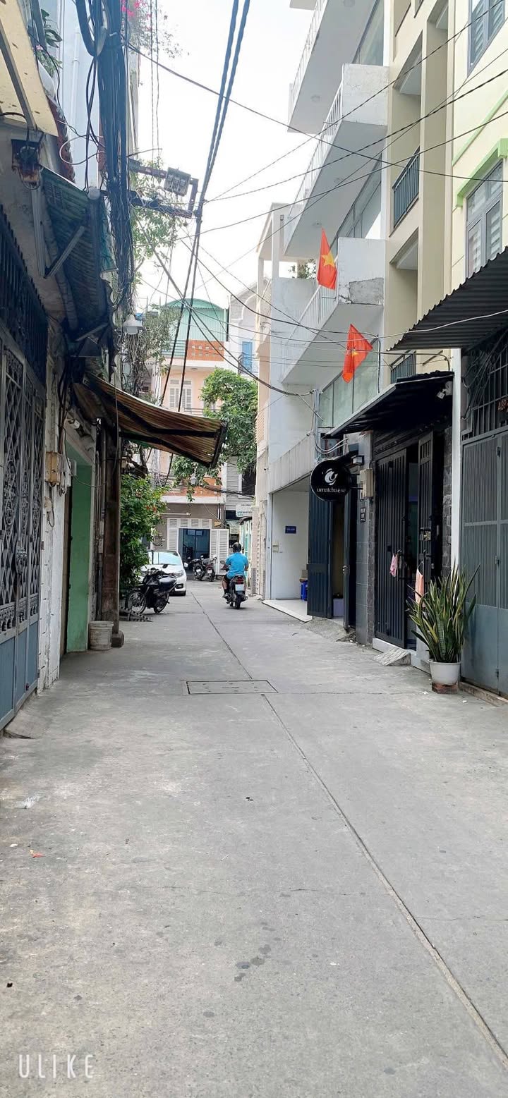 Nhà hẻm xe hơi Lê Văn Sỹ, Phú Nhuận 30m² giá 5 tỷ - 3 tầng mới, ở ngay!