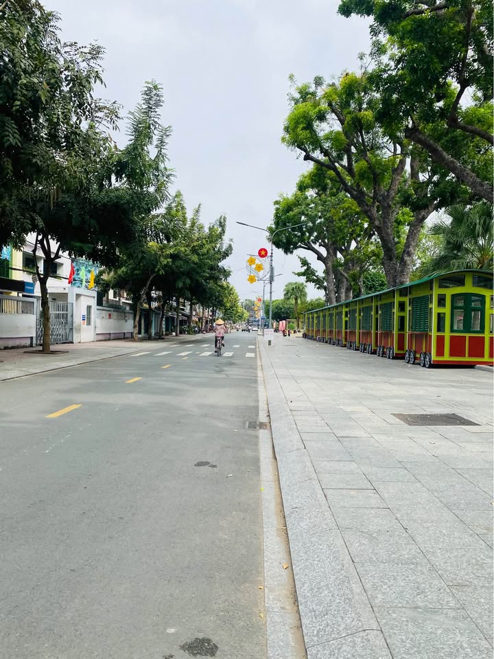 Nhà phố Phường 4, Mỹ Tho 100m² giá 2.98 tỷ - Thiết kế hiện đại, nội thất cao cấp!