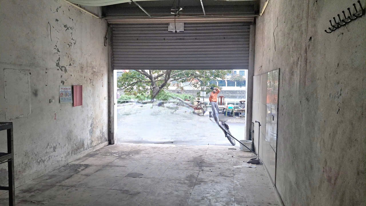 Cho thuê nguyên căn mặt phố Bồ Đề 60m² giá 12 triệu - Kinh doanh mọi mặt hàng!