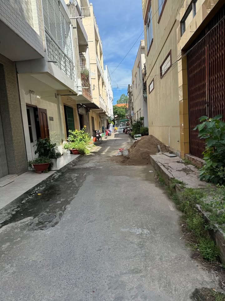 Nhà đường Hai Bà Trưng, phường 2, Cao Lãnh, 102m² - Đối diện công viên!