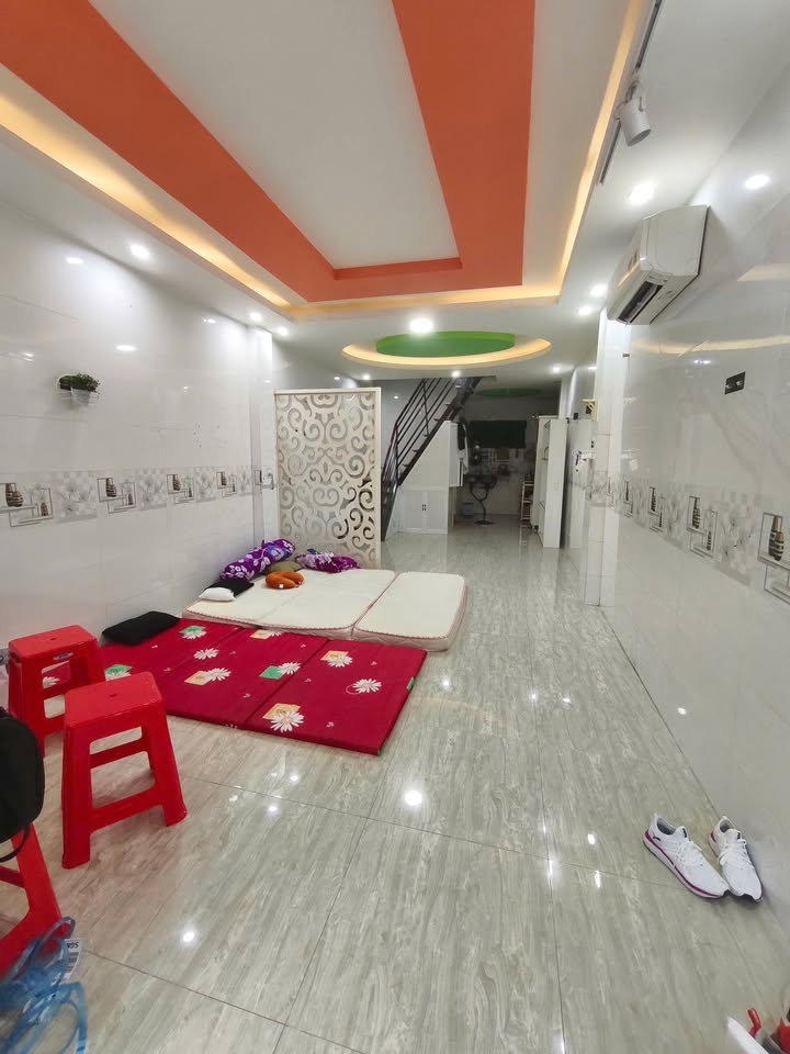 Nhà nguyên căn phường Trung Dũng, Biên Hòa 2PN giá 6 triệu - Thuận tiện di chuyển!