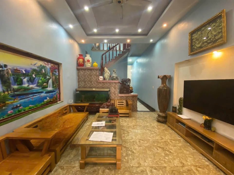 Bán nhà 3 tầng tại Cẩm Thạch, Quảng Ninh 99m² - Giá 3 tỷ thương lượng