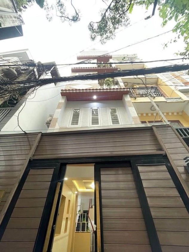 Nhà Phú Nhuận 150m² giá 6 tỷ - Chính chủ bán gấp, nội thất xịn sò!