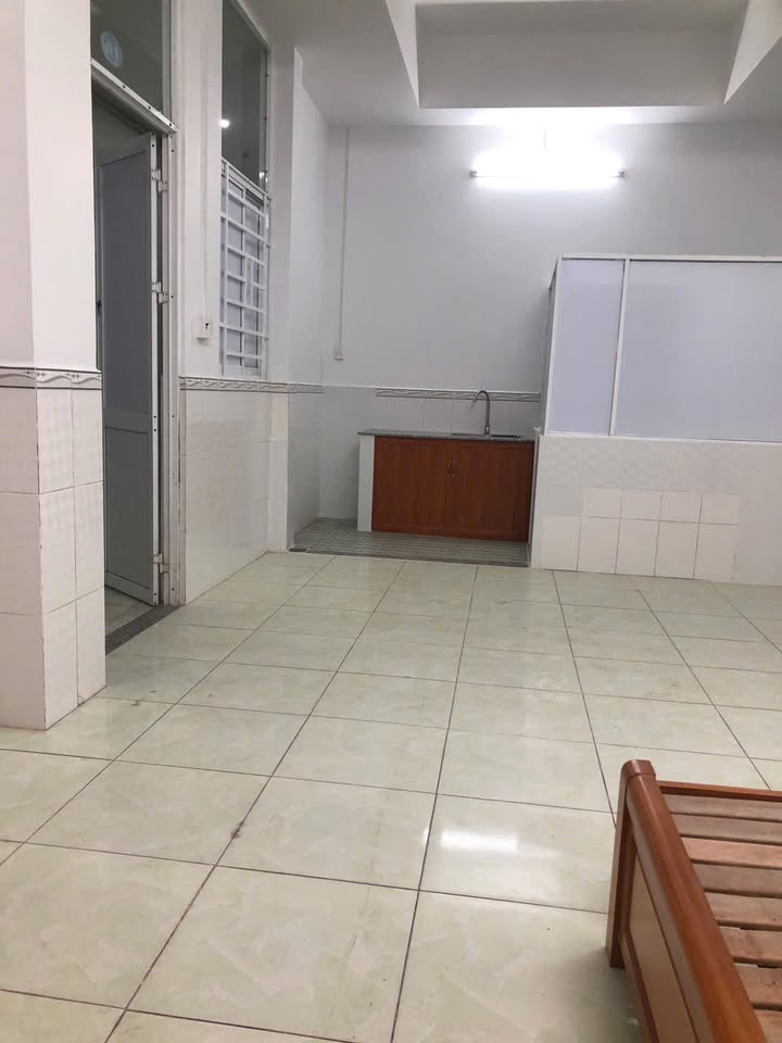 Phòng cho thuê mặt tiền Tỉnh Lộ 10, Tân Tạo, Bình Tân - Chỉ 2.5 triệu/tháng, tiện nghi đầy đủ!