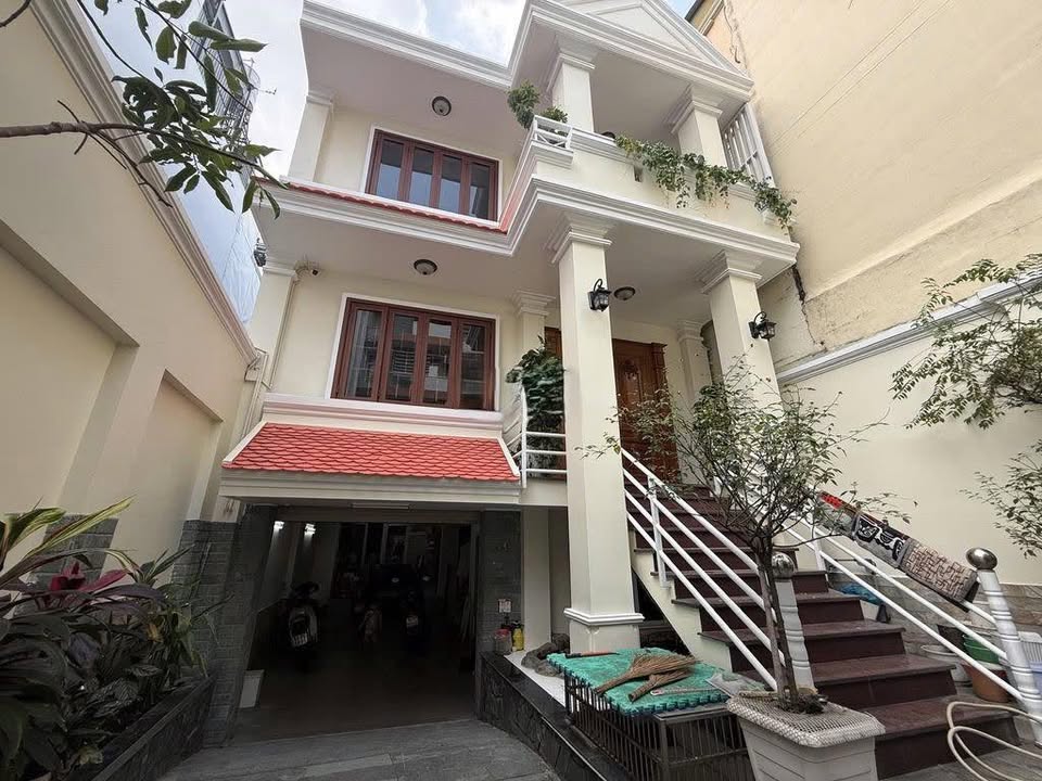 Cho thuê FrontHouse Phạm Cự Lượng, Tân Bình 73m² giá 15 triệu - Đường rộng, lối đi riêng