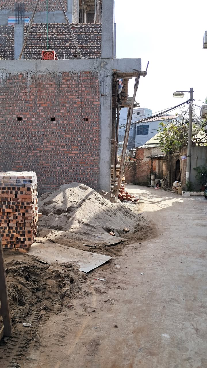 Đất nền Cổ Linh, Long Biên 35m² giá 4.95 tỷ - Cơ hội đầu tư vàng!