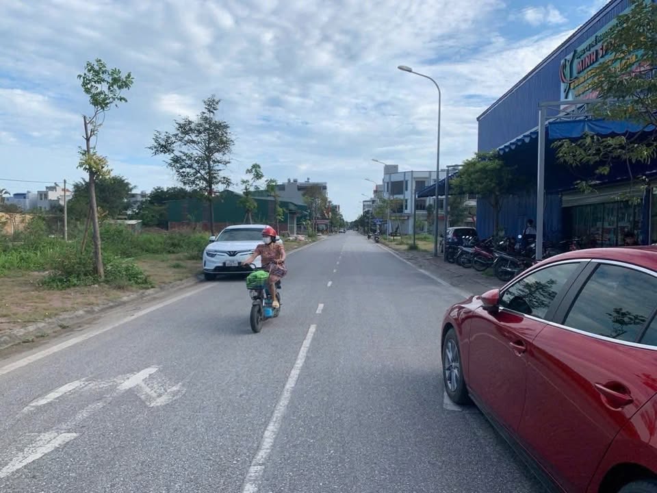 Nhà phố Khu đô thị Thanh Quang Hải Dương 81m² giá 2.9 tỷ - Vị trí trung tâm, tiện ích đầy đủ!