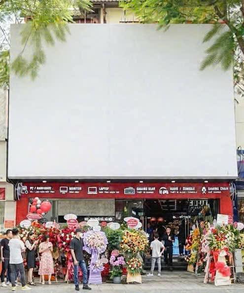 Cho thuê mặt bằng kinh doanh mặt phố Thái Hà 170m² giá 300 triệu - Mặt tiền rộng 9m!