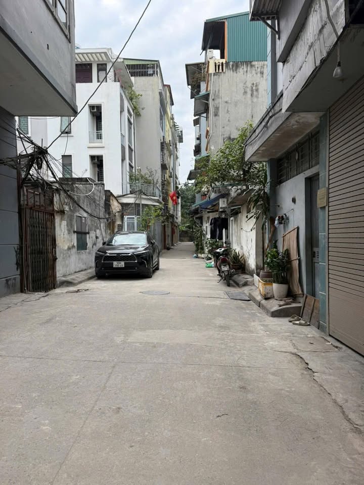 Đất Dương Văn Bé, Vĩnh Tuy 52m² giá 12 tỷ - Vị trí đẹp, ô tô đỗ thoải mái!