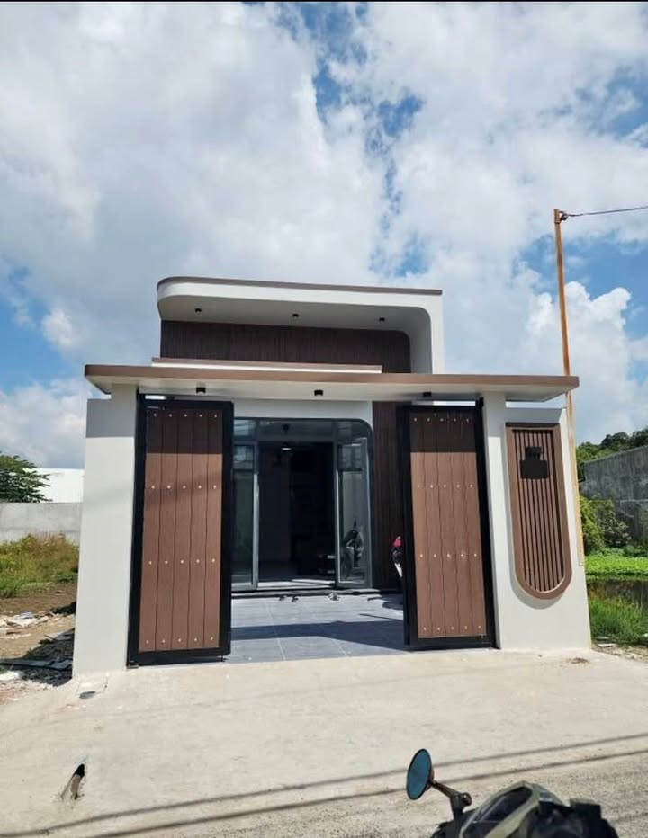 Nhà bán Thạch Thất 60m² giá 2.5 tỷ - Mặt tiền đường tỉnh lộ 420, vị trí kinh doanh sầm uất!