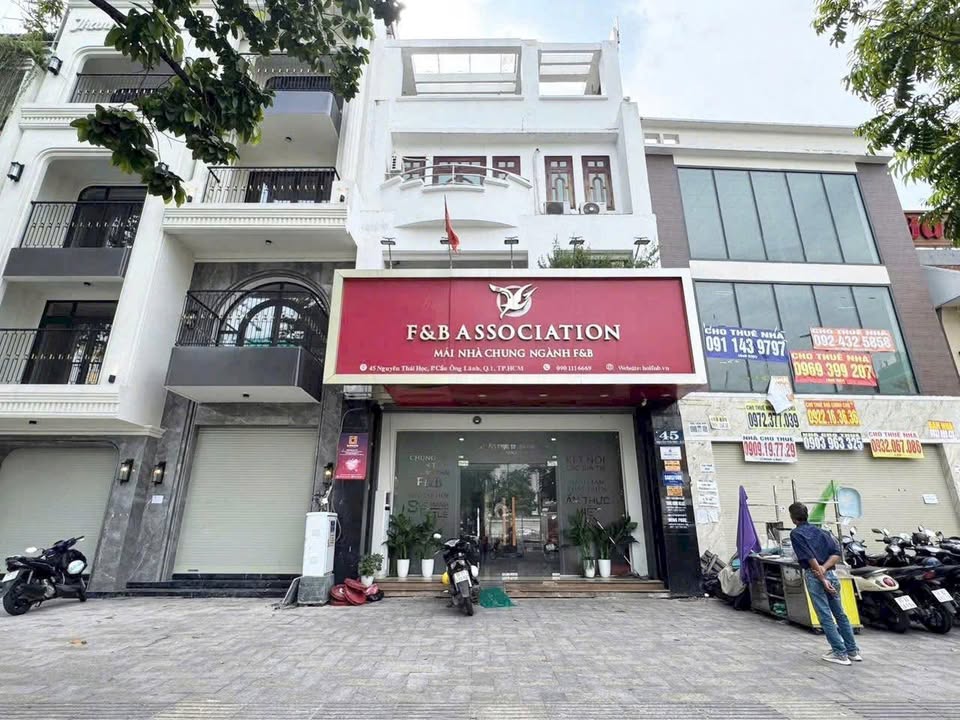 Bán gấp nhà mặt tiền Nguyễn Thái Học, Quận 1, 137m² giá 80 tỷ - Hàng hiếm tại trung tâm!