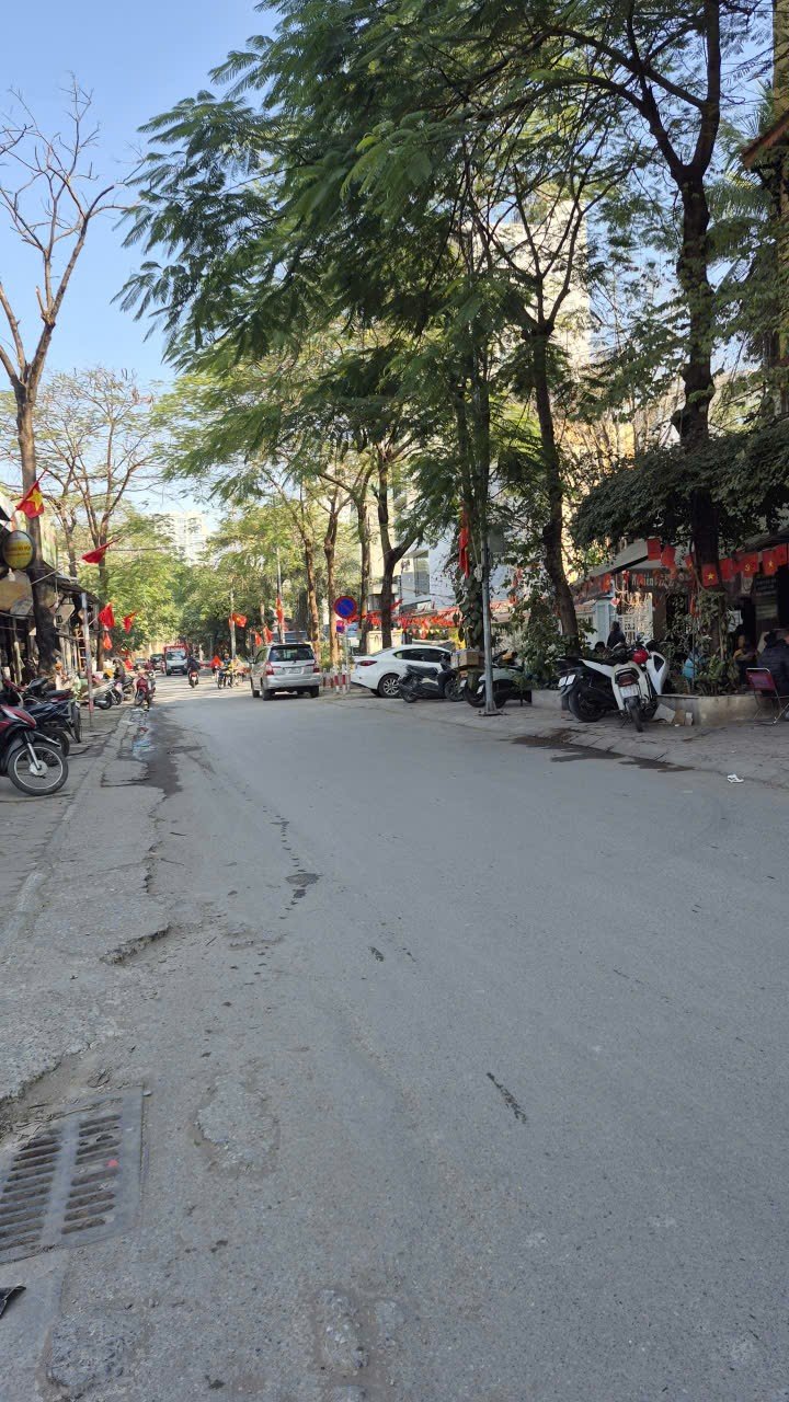 Nhà riêng Đội Cấn, Ba Đình 72m² giá 15 tỷ - Gần phố cổ, vị trí đắc địa!