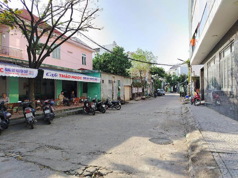 Nhà sân vườn Hải Châu 120m² giá 8 tỷ - Không gian sống hiếm có giữa lòng Đà Nẵng!