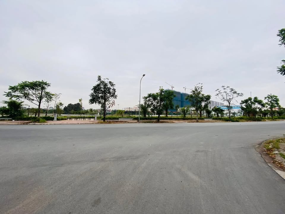 Đất lô góc 110m² Ngọc Thụy - Long Biên giá thỏa thuận - Cơ hội đầu tư vàng!