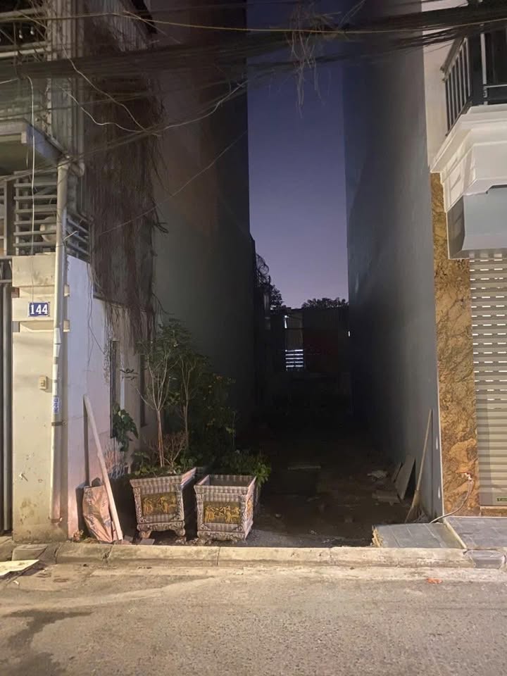 Đất thổ cư Ngọc Thụy 74m² giá 16 tỷ - Mặt ngõ thông kinh doanh đỉnh!