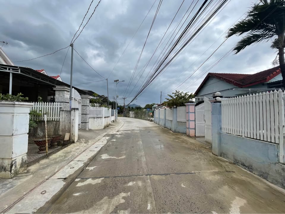 Nhà phố Diên Điền, Diên Khánh 119.5m² giá 2.19 tỷ - Sổ hồng riêng, chính chủ!