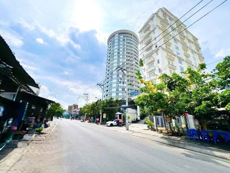 Nhà mặt tiền Hoàng Quốc Việt Quận 7, 118.8m² giá 12.5 tỷ - Đầu tư sinh lời tuyệt vời!