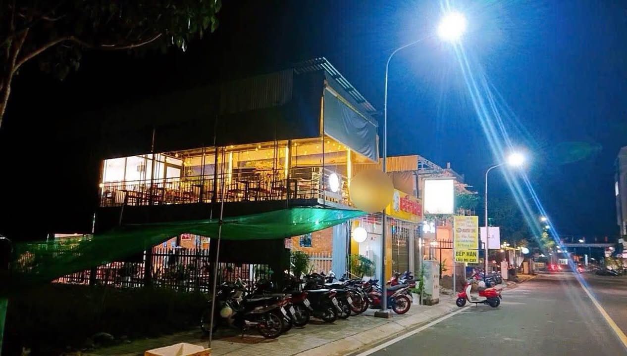 Nhà phố khu Nam Kinh Long Xuyên 99m² giá 4 tỷ - Thiết kế quán cafe đẹp mắt!