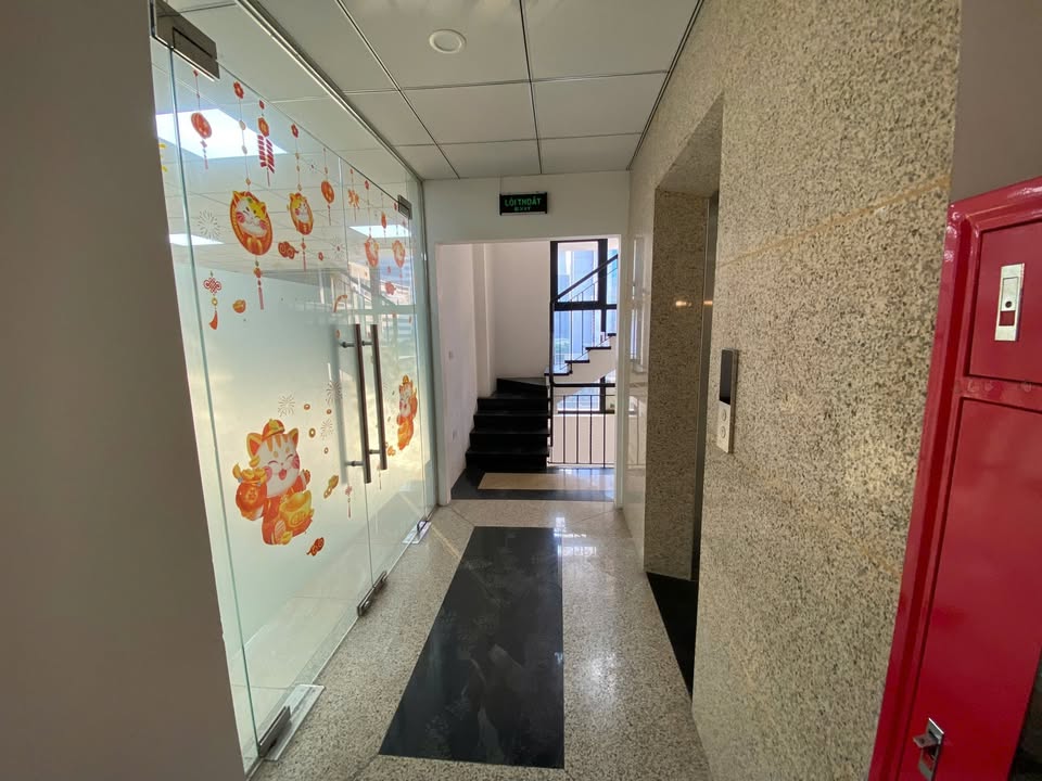 Cho thuê văn phòng tại Mai Dịch, Nam Từ Liêm - Diện tích linh hoạt từ 100m² - 28 triệu/tháng!