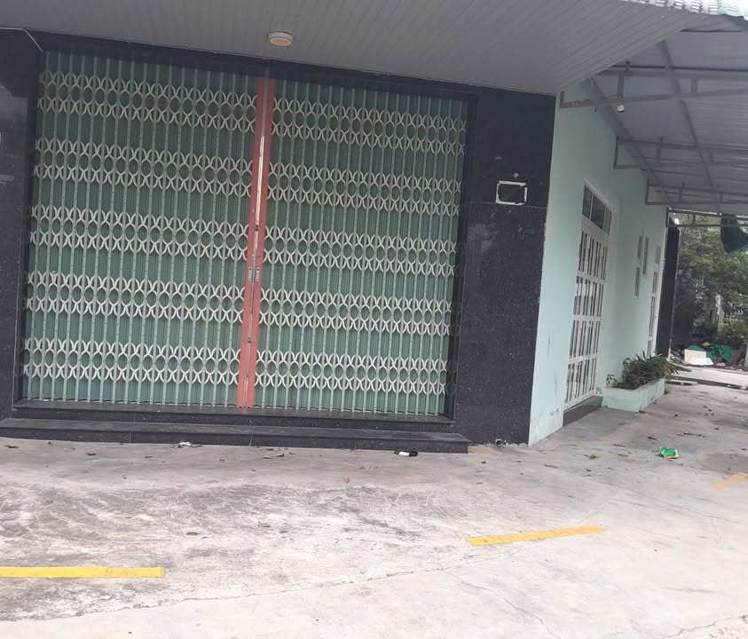 Nhà cho thuê nguyên góc đẹp tại Lê Thanh Nghị 65m² - Vỉa hè siêu rộng!