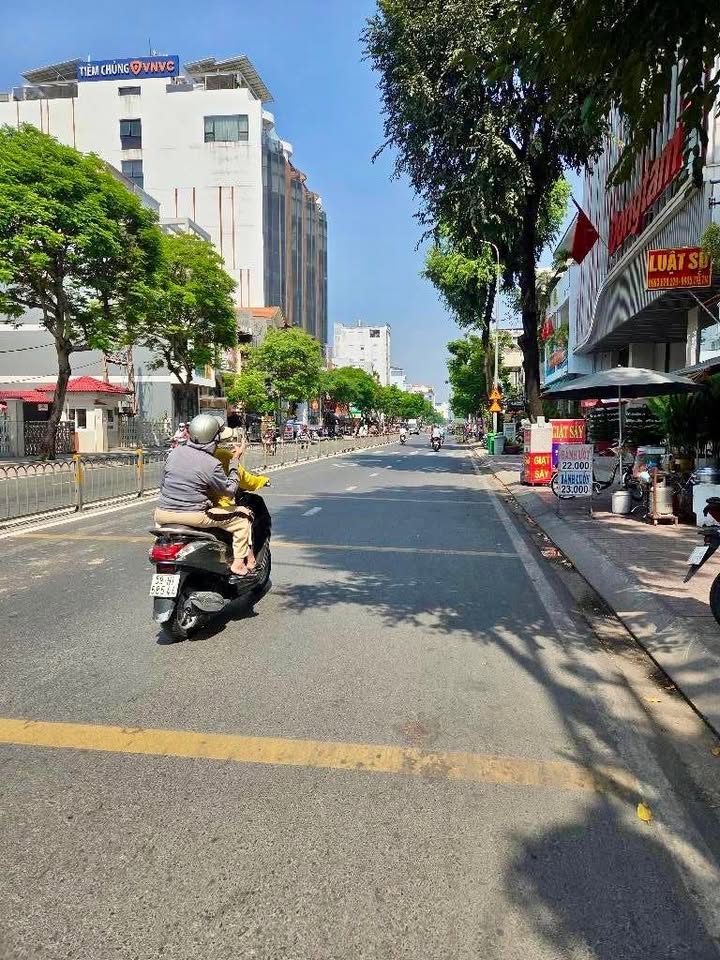 Nhà mặt tiền Nguyễn Văn Luông, Quận 6, 64.8m² giá 15 tỷ - Sổ hồng riêng, hoàn công đầy đủ!