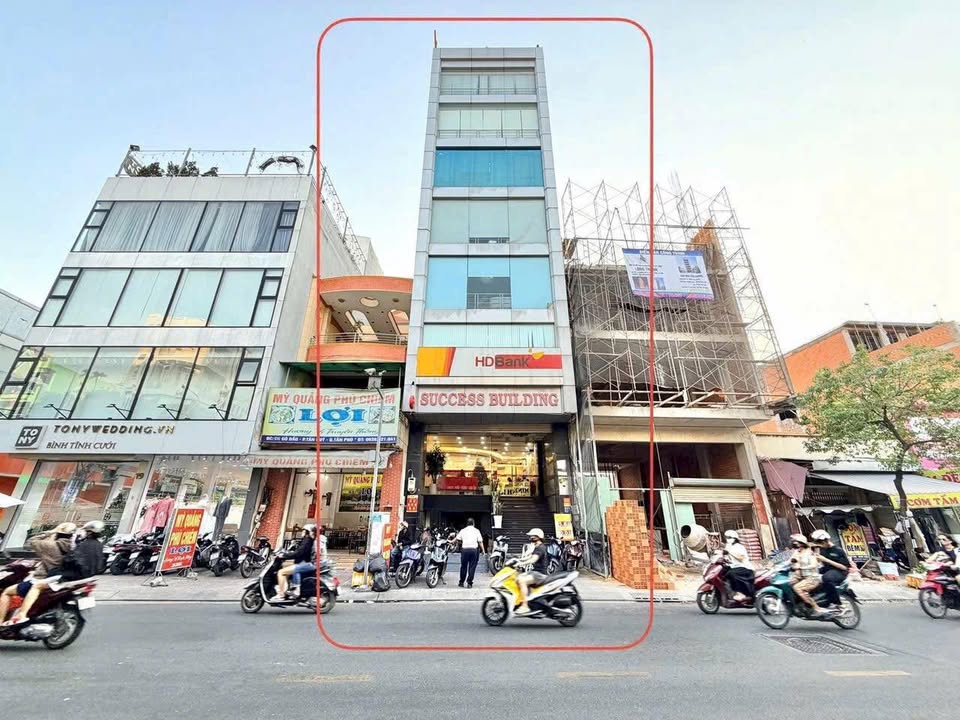 Tòa nhà mặt tiền Nơ Trang Long, Quận Bình Thạnh 280m² giá 93 tỷ - Dòng tiền ổn định 300 triệu/tháng!