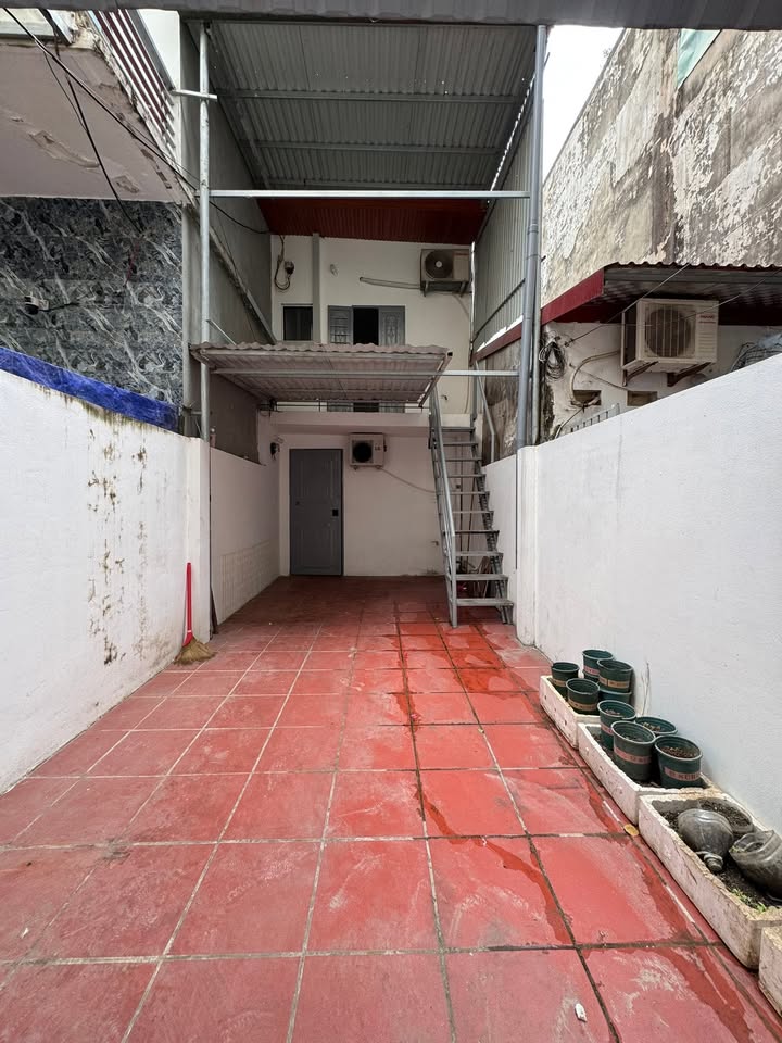 Nhà cho thuê 2 phòng khép kín tại 107 Vĩnh Hưng - Giá chỉ 3 triệu/tháng!