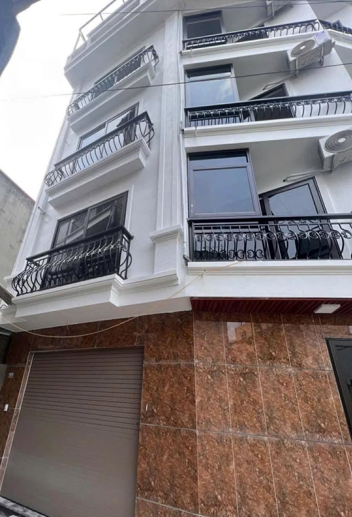 Nhà nguyên căn 4 tầng tại Lai Xá, Hoài Đức 40m² chỉ 11 triệu - Thích hợp cho gia đình và kinh doanh!