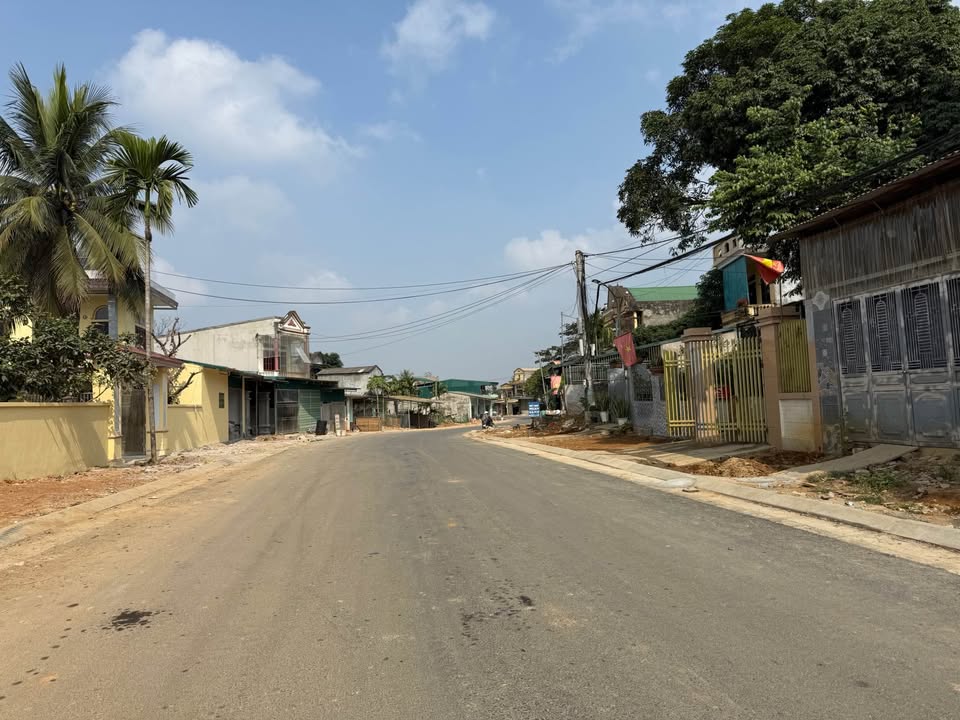 Đất nền An Tường Tuyên Quang 255m² giá 800 triệu - Sổ đỏ chính chủ, thuận tiện xây dựng!