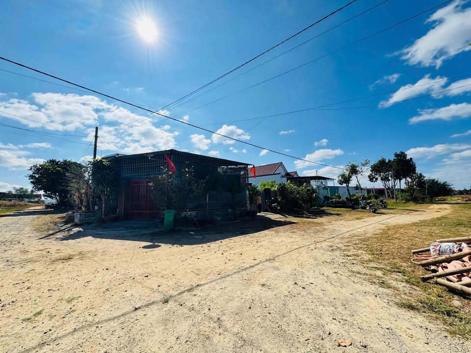 Lô đất mặt tiền đường Lê Lợi Đắk Hà 252m² giá 900 triệu - Đầu tư sinh lời ngay!