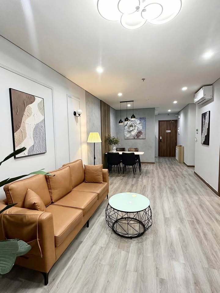 Căn hộ chung cư Nam Trung Yên, Cầu Giấy 3PN giá 15 triệu - Nhận nhà ngay!