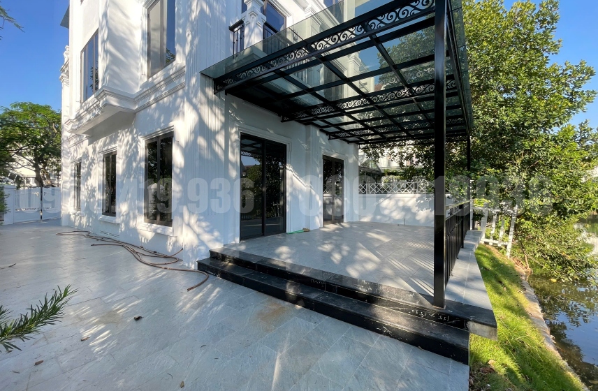 Biệt thự Vinhomes Riverside 270m² giá 60 triệu - Thiết kế hiện đại, không nội thất!