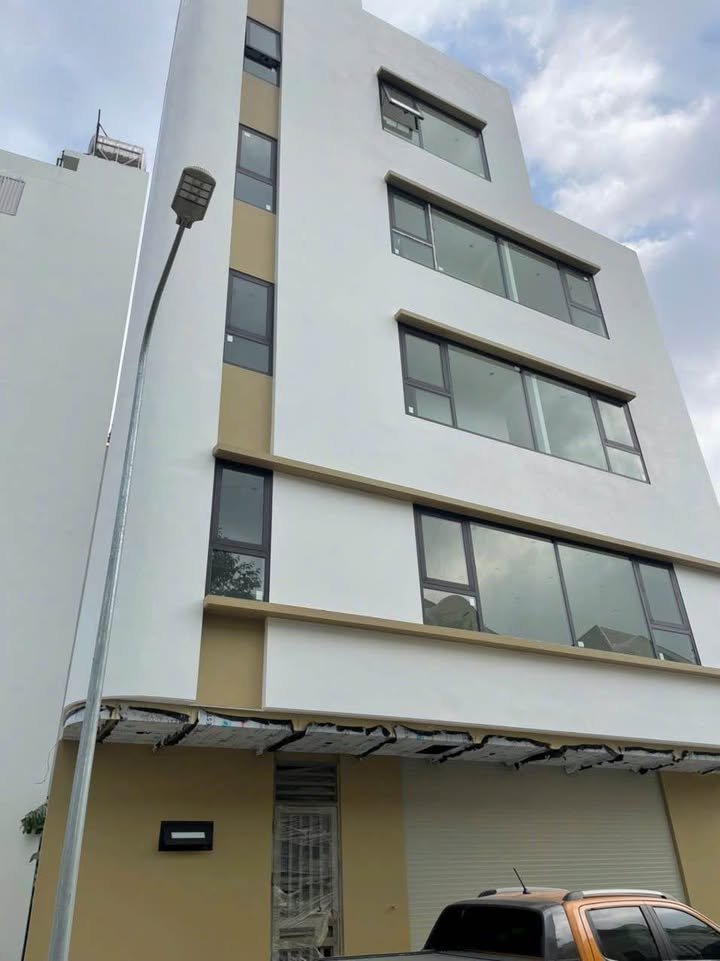 Nhà góc phân lô Vân Canh Hoài Đức 32m² giá thỏa thuận - Thiết kế 5 phòng ngủ tiện nghi!