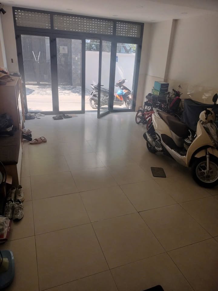 Nhà nguyên căn đường Ngô Đức Kế, Bình Thạnh 81m² giá 40 triệu - Phù hợp làm CHDV!