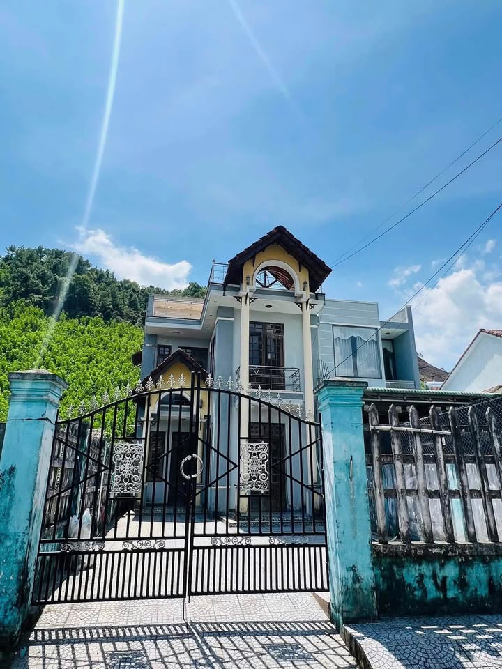 Nhà 2 tầng kiên cố Hòa Phú 313m² giá 3 tỷ - Không cần sửa chữa, vào ở ngay!