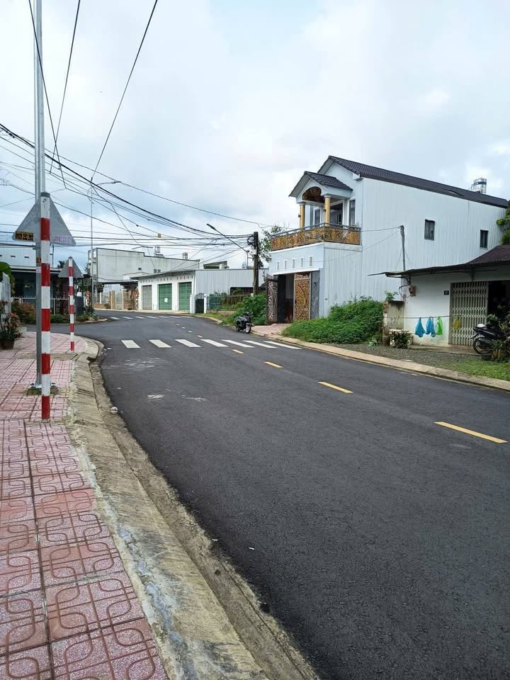 Đất nền Bảo Lộc 127m² giá 3.65 tỷ - Vị trí đắc địa mặt tiền!