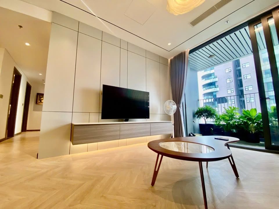 Căn hộ góc 127m² tòa N01T6 Ngoại Giao Đoàn - Full nội thất sang trọng!