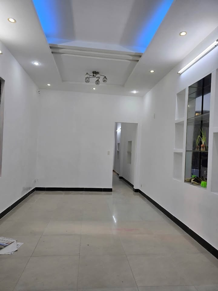 Nhà 3 tầng cho thuê tại Đinh Tiên Hoàng, Hải Châu - 70m² giá chỉ 12 triệu/tháng!