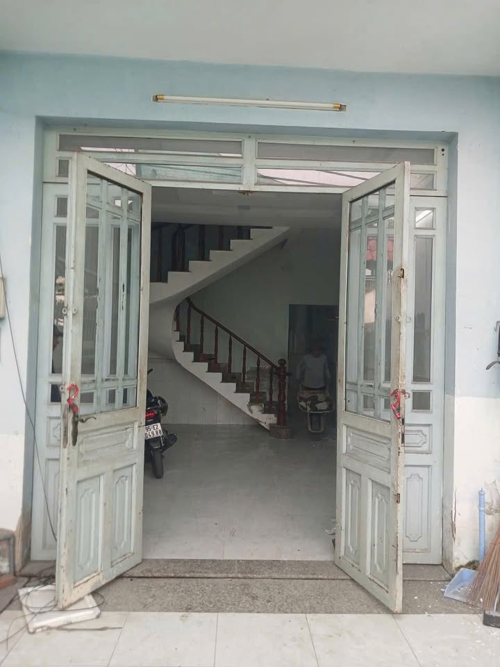 Nhà cho thuê Bình Chánh 125m² giá 5 triệu - Diện tích rộng, thoáng mát!