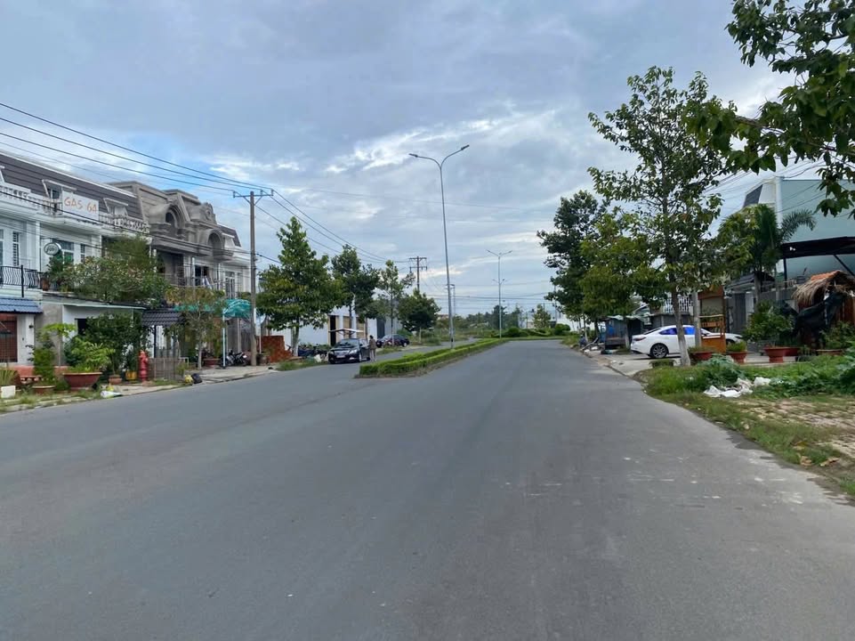 Bán đất nền liền kề KĐT Minh Linh, Vĩnh Long 225m² - Đầu tư sinh lời ngay!