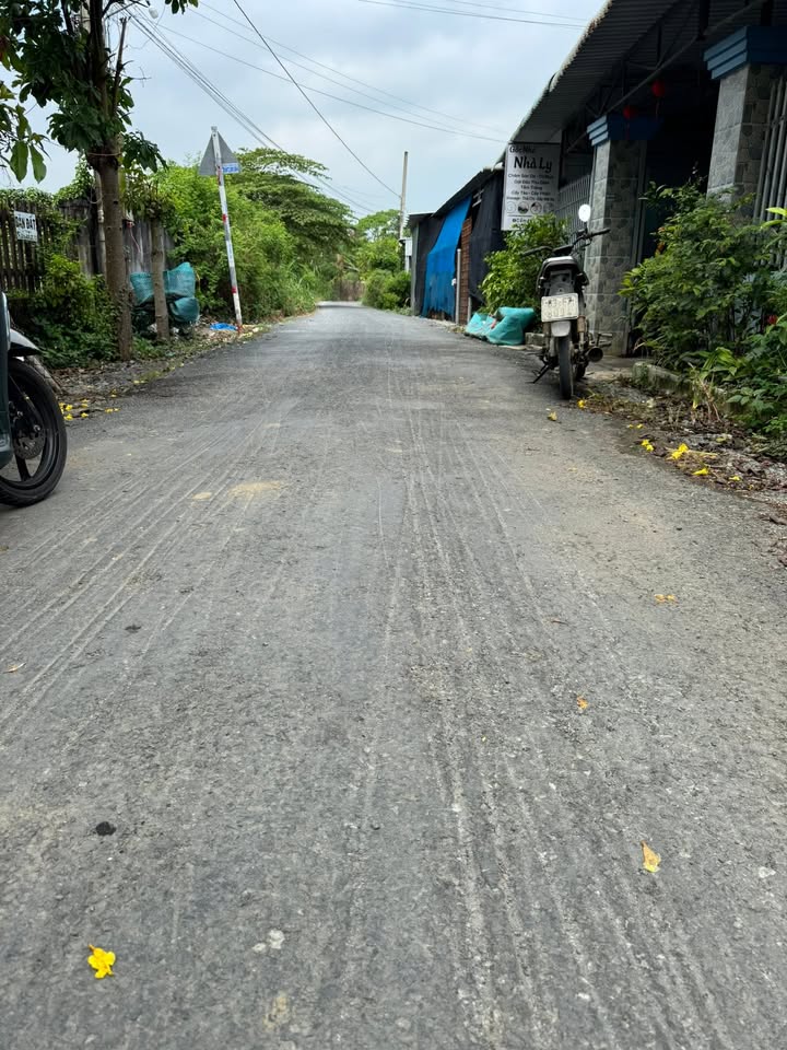 Nhà bán gấp Mạc Văn Thành, Long Hưng, 148m² chỉ 1.3 tỷ - Dọn vào ở ngay!