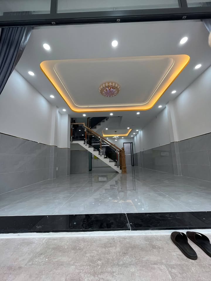 Nhà riêng Bình Tân 70m² giá thỏa thuận - Sổ hồng chính chủ, gần chợ và trường học!