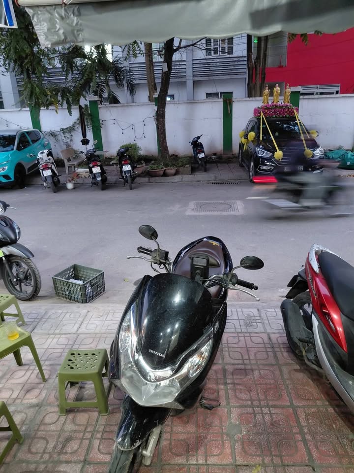 Nhà cho thuê mặt đường Cổ Linh, Long Biên 32m² - Kinh doanh thuận lợi!