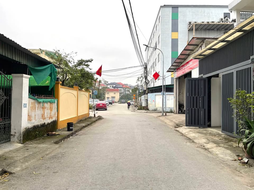 Nhà 2 tầng mặt đường Nguyễn Khuyến, Vinh Tân 118m² giá 8 tỷ - Đẹp không điểm chê!