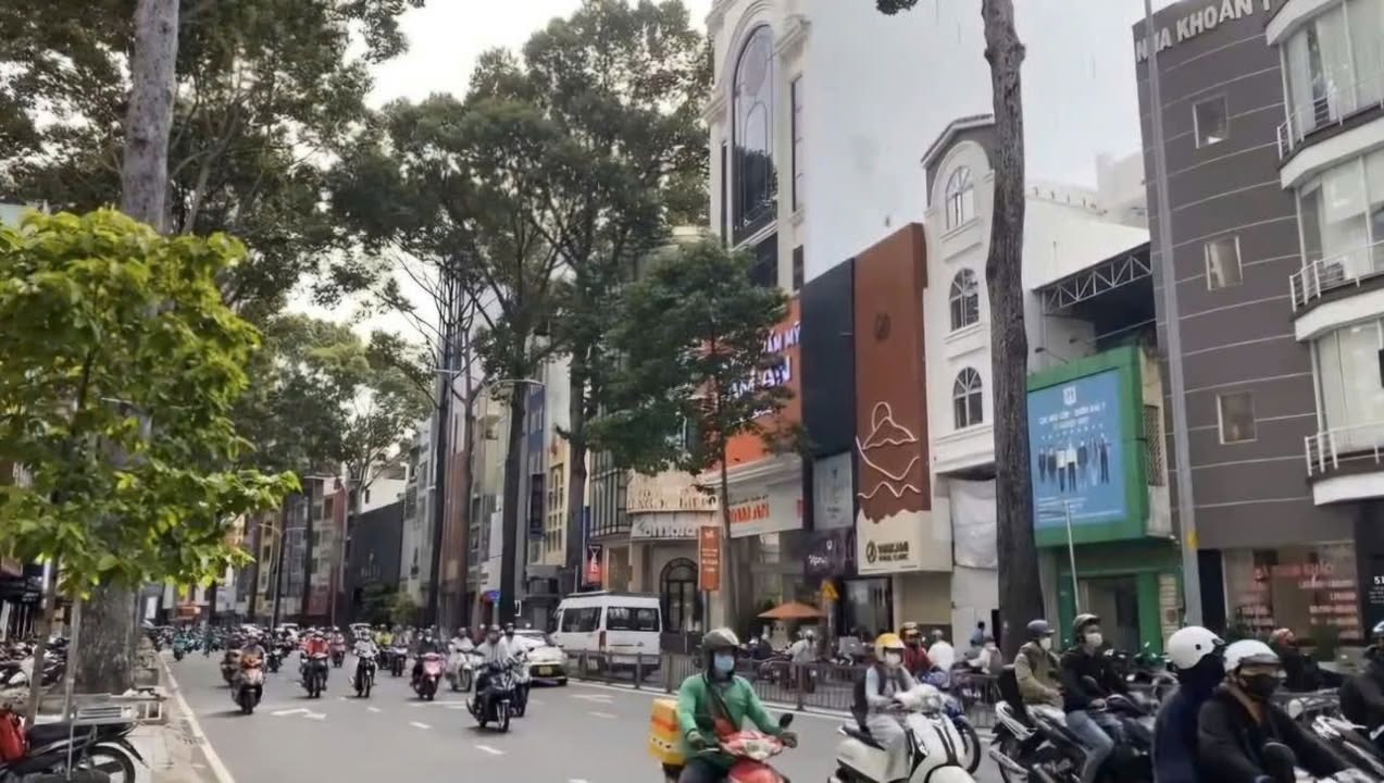 Bán Tòa Nhà Góc 2 Mặt Tiền Đường 3/2, Quận 10 - Đầu Tư Lợi Nhuận Cao!