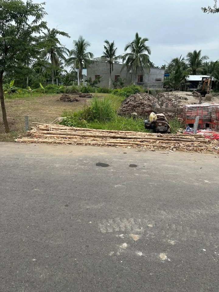 Đất thổ cư 195m² tại khóm 4 thị trấn Trà Cú - Giá chỉ 1.1 tỷ!