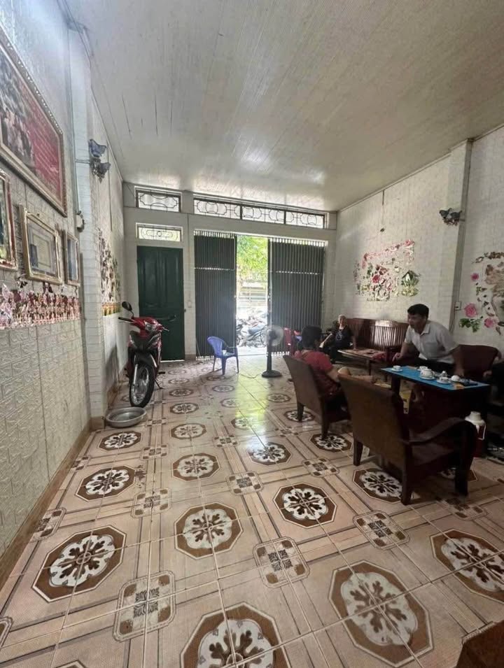 Nhà cấp 4 đường Ngô Quyền, Kim Tân 103m² giá 4.5 tỷ - Vị trí đắc địa gần chợ Gốc Mít!