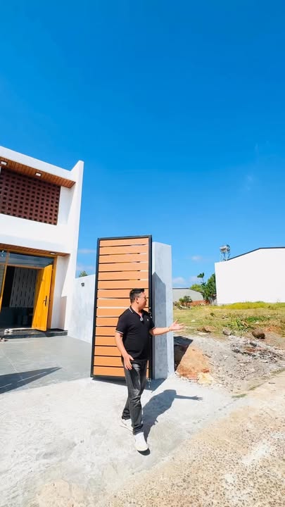 Nhà phường Cư Êbur, Buôn Ma Thuột 120m² giá 2.85 tỷ - Đẹp lung linh, ô tô vào tận nơi!