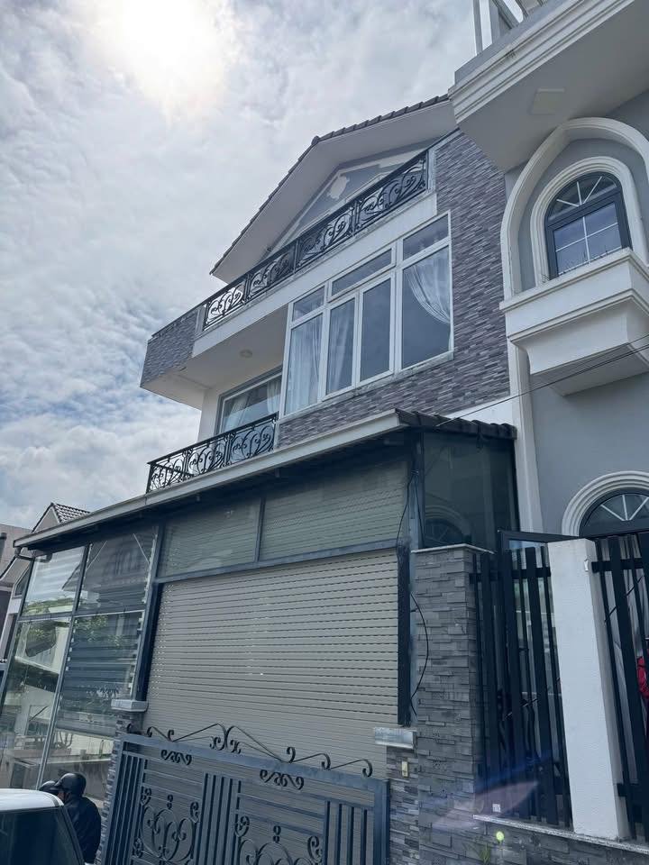 Nhà nguyên căn Lý Nam Đế Đà Lạt 4 phòng 5 toilet - Cho thuê dài hạn chỉ 12 triệu/tháng