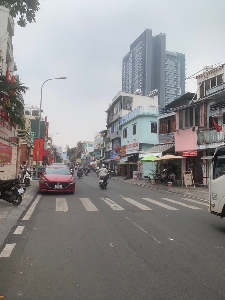 Nhà 5 tầng Trần Đình Xu, Quận 1 - 11 phòng ngủ khép kín, đang cho thuê 50 triệu/tháng!